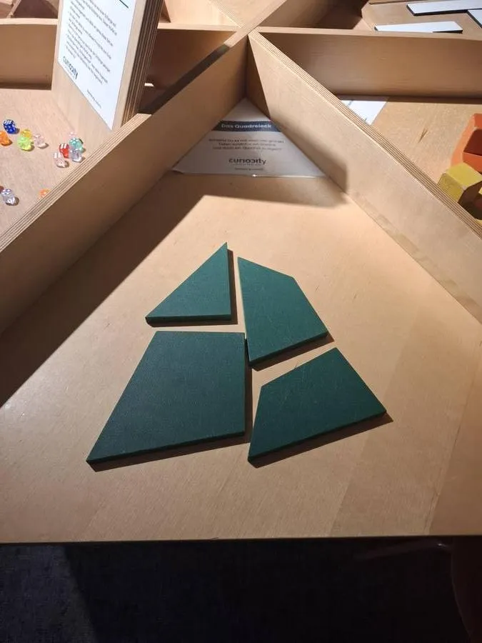 Das Quadreieck, Exponat im Pop-up Science Center
