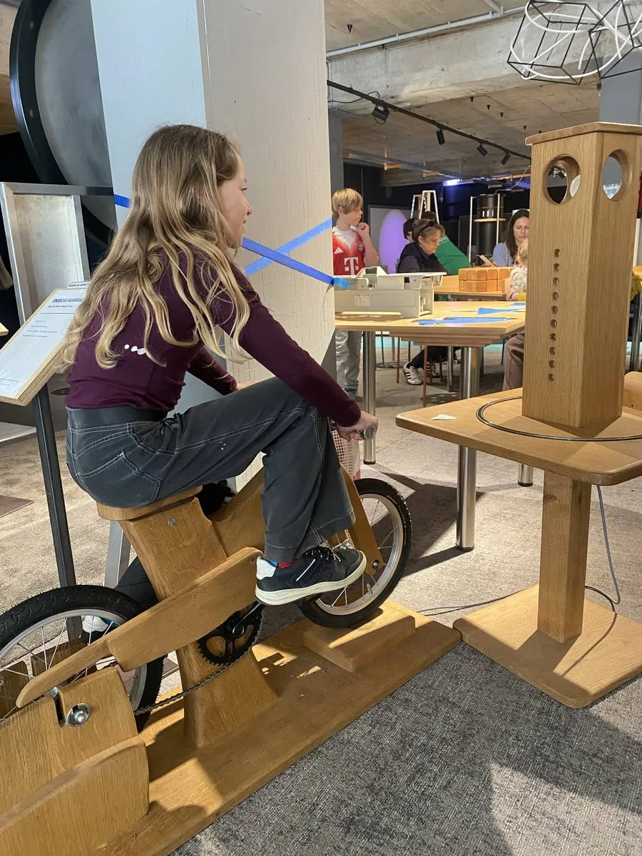 Energie-Fahrrad, Exponat im Pop-up Science Center