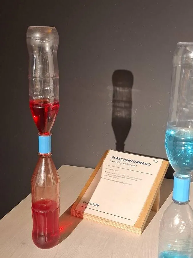 Flaschentornado, Exponat im Pop-up Science Center