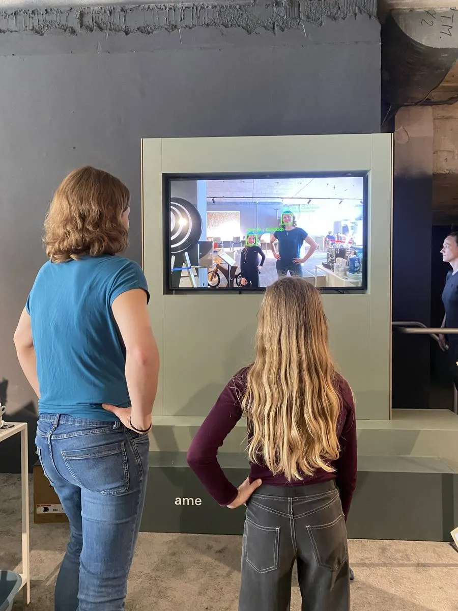 KI kennt dich, Exponat im Pop-up Science Center