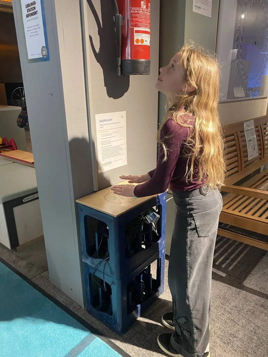 Klopflicht, Exponat im Pop-up Science Center