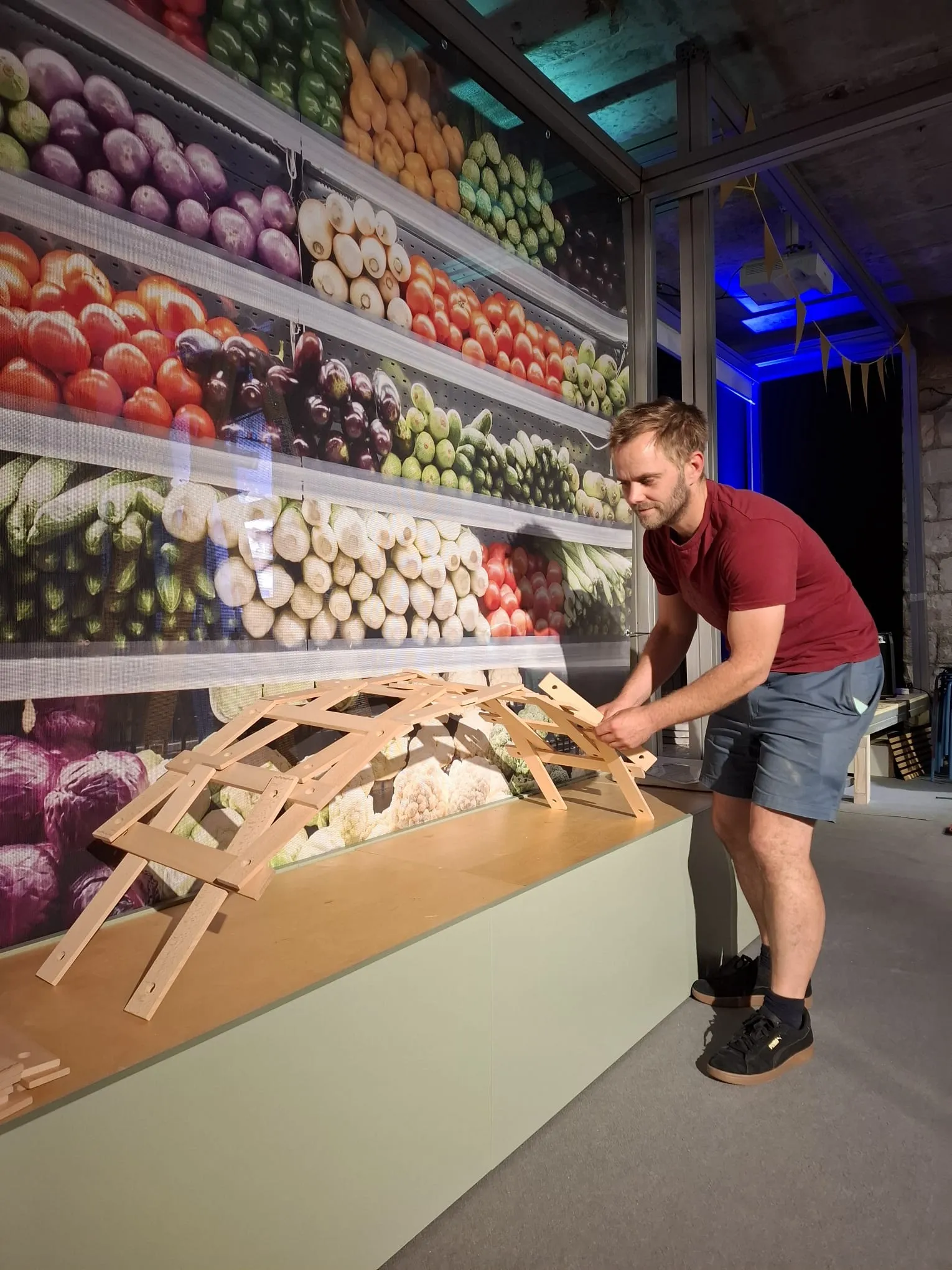 Leonardo-Brücke, selbsttragende Holzkonstruktion im Pop-up Science Center