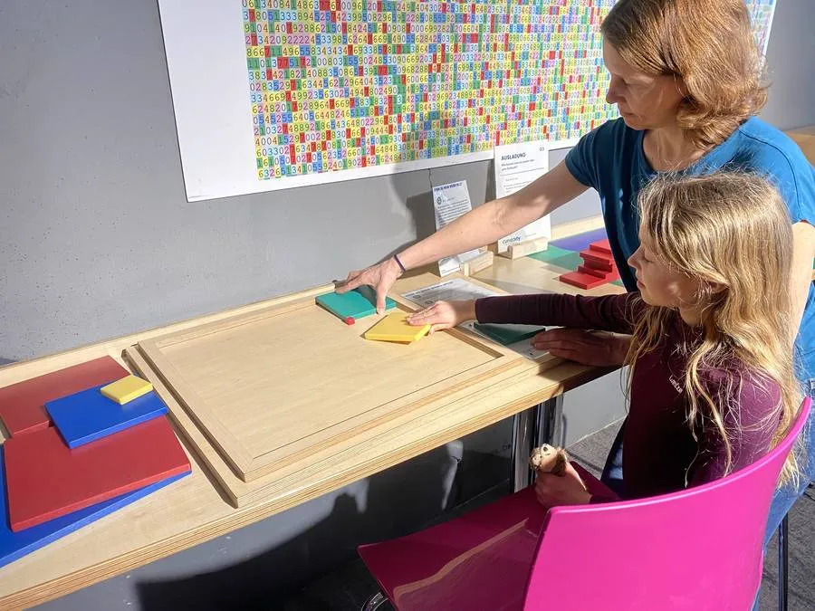 Quadrat-Puzzle, Exponat im Pop-up Science Center