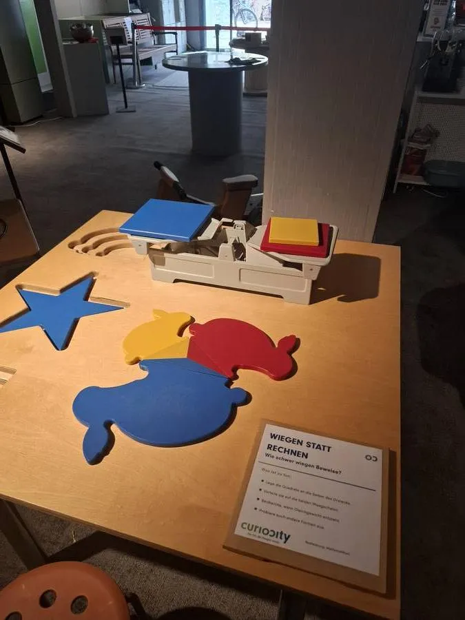 Wiegen statt rechnen, Exponat im Pop-up Science Center